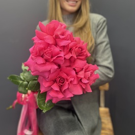 Букет из 5 розовых пышных роз