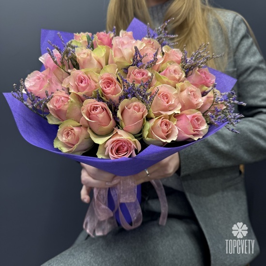 Букет из 25 розовых роз 40 см