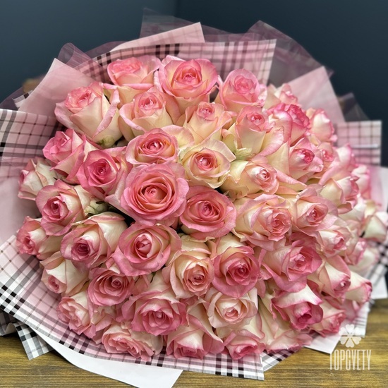 Букет из 51 розовой розы в упаковке 40см