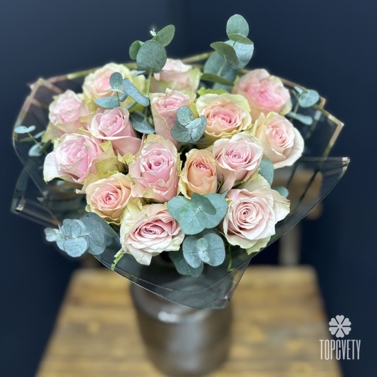 Букет из 15 розовых роз Кения 40см 