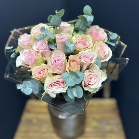 Букет из 15 розовых роз Кения 40см 