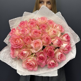 Букет из 25 розовых роз 