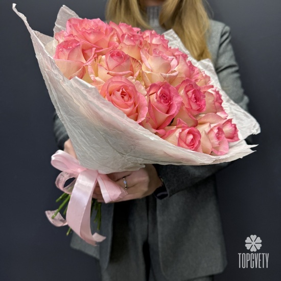 Букет из 25 розовых роз 
