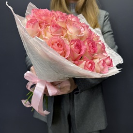 Букет из 25 розовых роз 