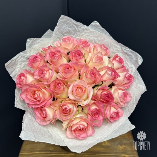 Букет из 25 розовых роз 
