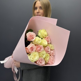 Букет из 15 розовых роз микс 70см