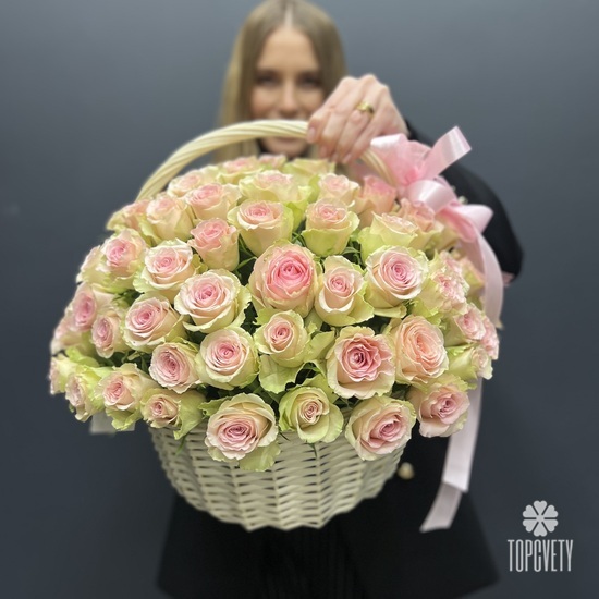 Букет из 101 розовых роз в корзине																											