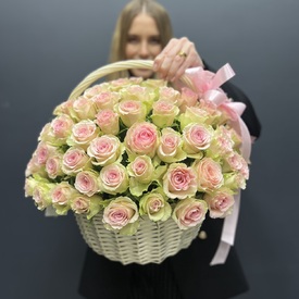 Букет из 101 розовых роз в корзине																											