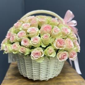 Букет из 101 розовых роз в корзине																											