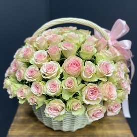 Букет из 101 розовых роз в корзине																											