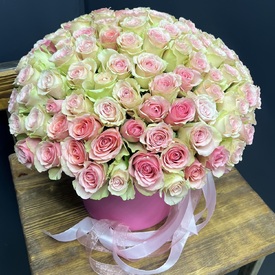 Букет из 101 розовой розы в коробке
