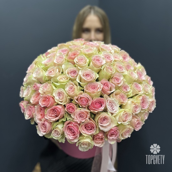 Букет из 101 розовой розы в коробке