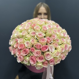 Букет из 101 розовой розы в коробке