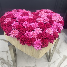 Композиция из 101 розовой розы в виде сердца