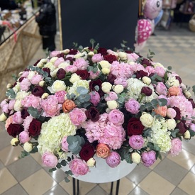 Букет из 151 пиона в коробке Феерия