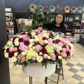 Букет из 151 пиона в коробке Феерия