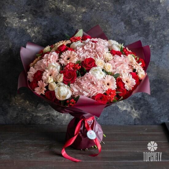 Букет из гортензий, роз и гербер