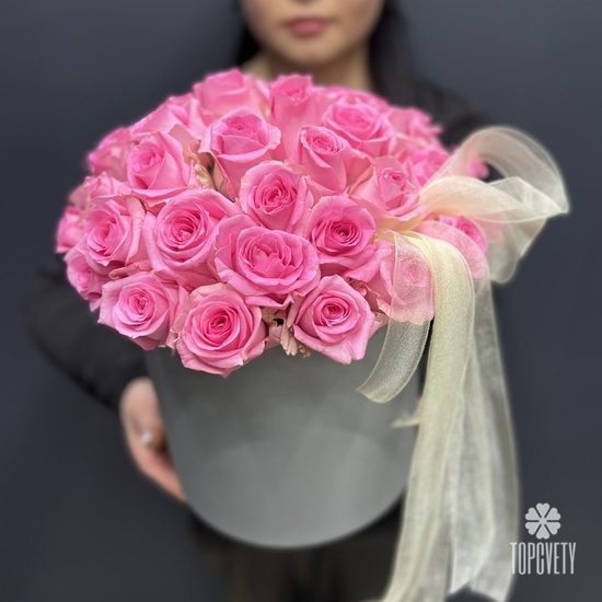 Композиция из 45 розовых роз в коробке