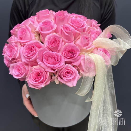 Композиция из 45 розовых роз в коробке