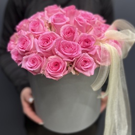 Композиция из 45 розовых роз в коробке