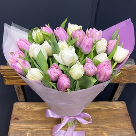 Букет из 25 тюльпанов микс