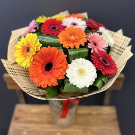 Букет из 15 Гербер микс 