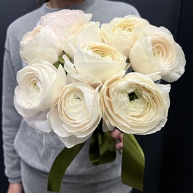 Букет из 9 ранункулюсов 