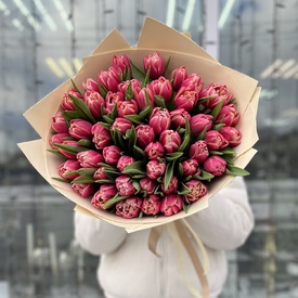 Букет из 51 пионовидного тюльпана 