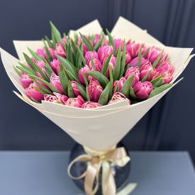 Букет из 51 пионовидного тюльпана 