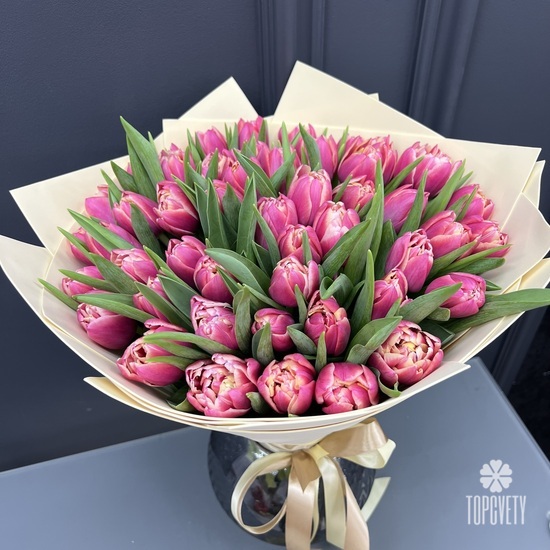 Букет из 51 пионовидного тюльпана 