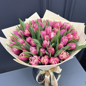 Букет из 51 пионовидного тюльпана 