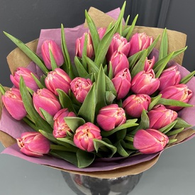 Букет из 25 пионовидного тюльпана 