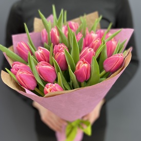 Букет из 25 пионовидного тюльпана 
