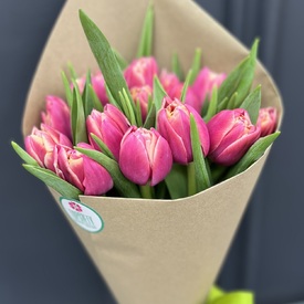 Букет из 15 пионовидного тюльпана 
