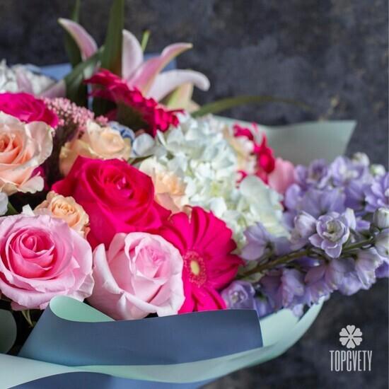 Букет из роз, гортензий и гербер