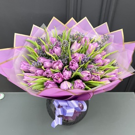 Букет из 51 пионовидного тюльпана