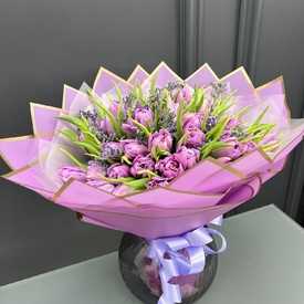 Букет из 51 пионовидного тюльпана