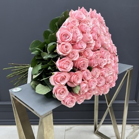 Букет из 75шт розовых роз Би Свит 70см