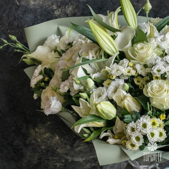 Букет из лилий, гортензий, роз и хризантем