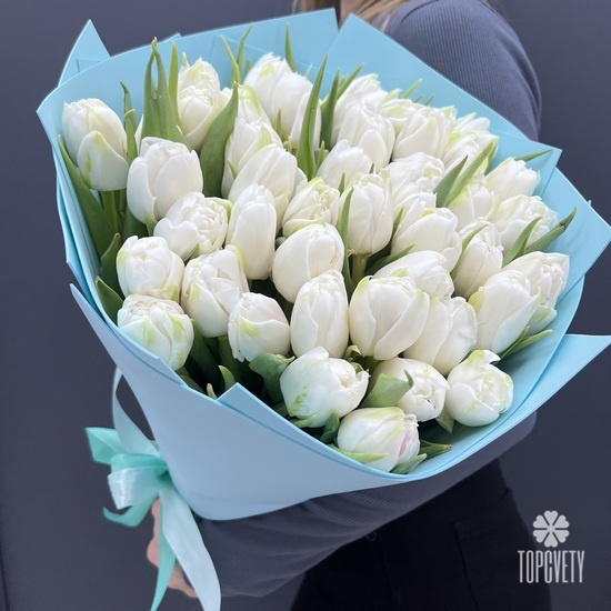 Букет из 51 белого пионовидного тюльпана