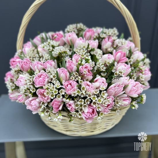 Корзина из 101 пионовидного тюльпана