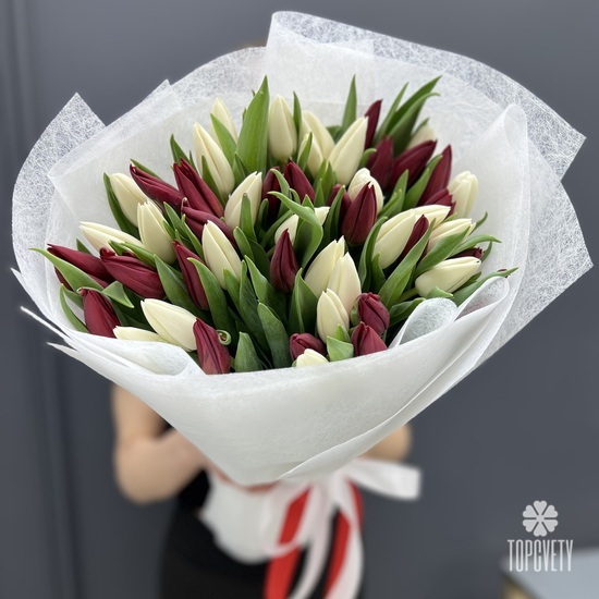 Букет из 51 тюльпана