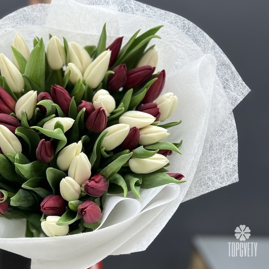 Букет из 51 тюльпана