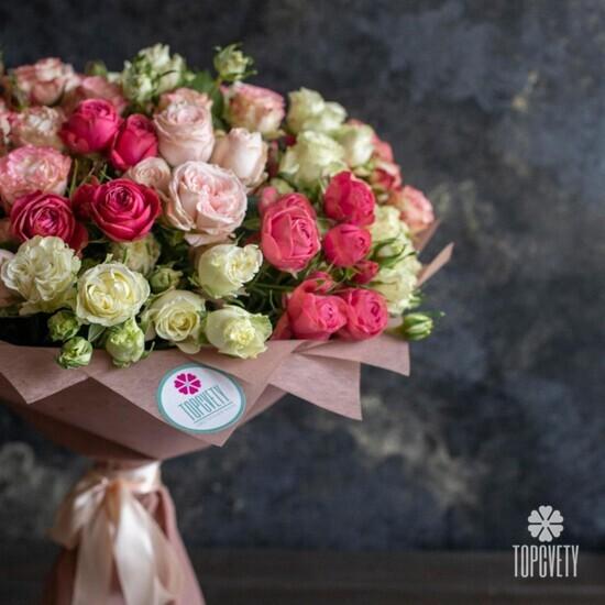 Букет из 21 кустовая пионовидная роза 50см