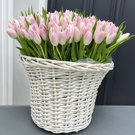 Букет из 201 тюльпан в корзине