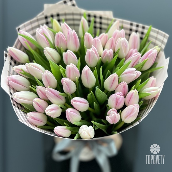 Букет из 45 розовых тюльпанов