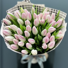 Букет из 45 розовых тюльпанов