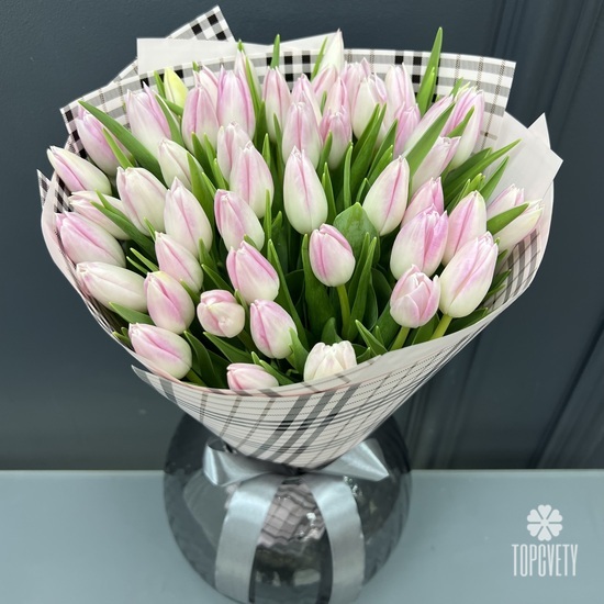 Букет из 45 розовых тюльпанов
