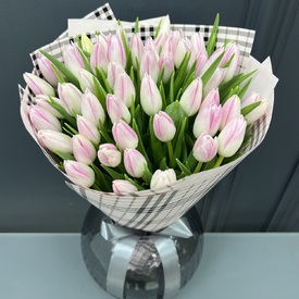 Букет из 45 розовых тюльпанов