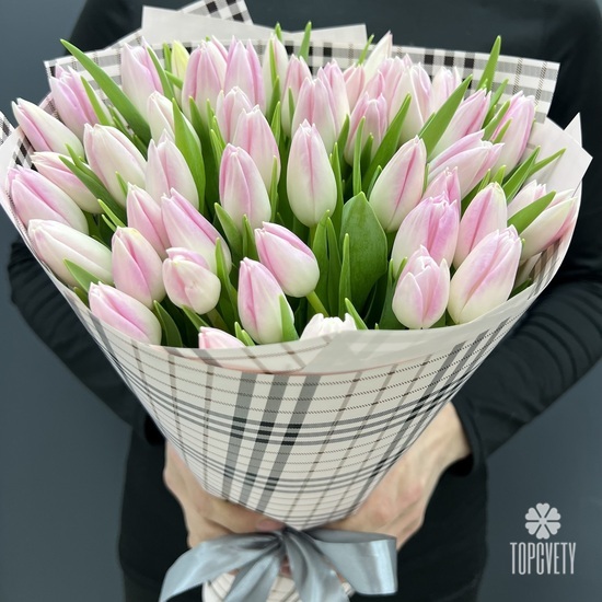 Букет из 45 розовых тюльпанов
